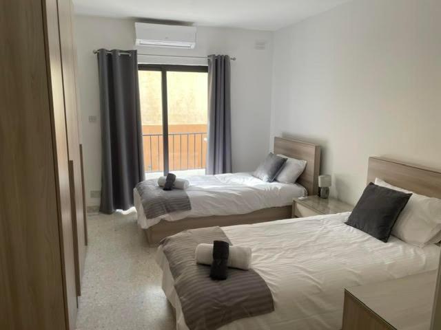 Saint Julian's Spacious 3 Bedroom Apartment In The Heart Of St Julians מראה חיצוני תמונה