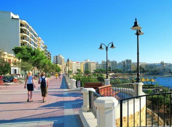 Saint Julian's Spacious 3 Bedroom Apartment In The Heart Of St Julians מראה חיצוני תמונה