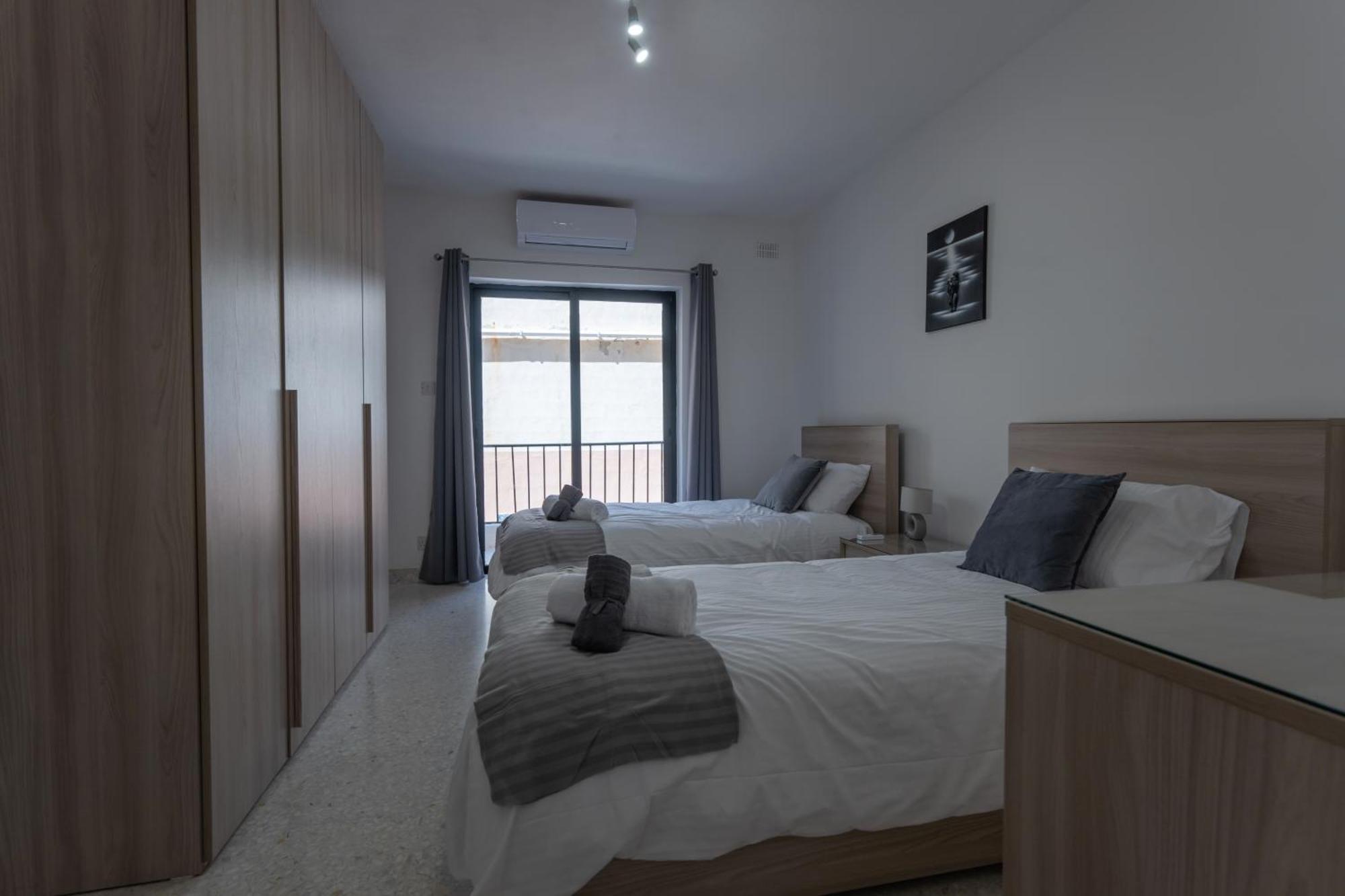 Saint Julian's Spacious 3 Bedroom Apartment In The Heart Of St Julians מראה חיצוני תמונה