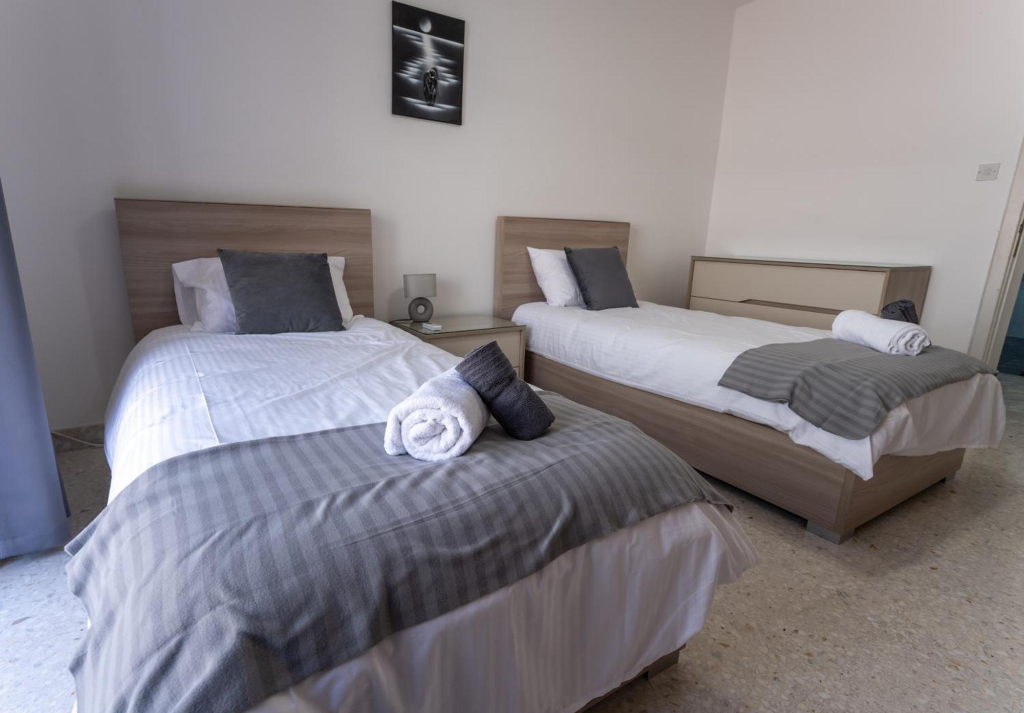 Saint Julian's Spacious 3 Bedroom Apartment In The Heart Of St Julians מראה חיצוני תמונה