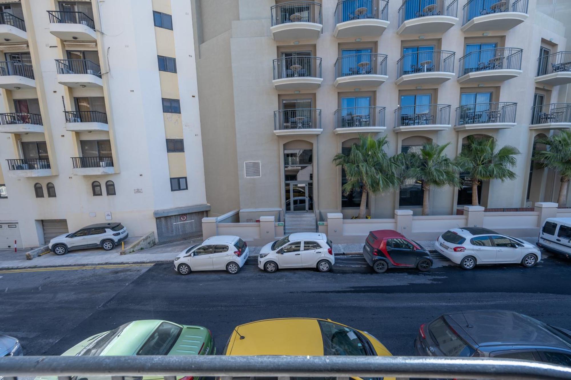 Saint Julian's Spacious 3 Bedroom Apartment In The Heart Of St Julians מראה חיצוני תמונה