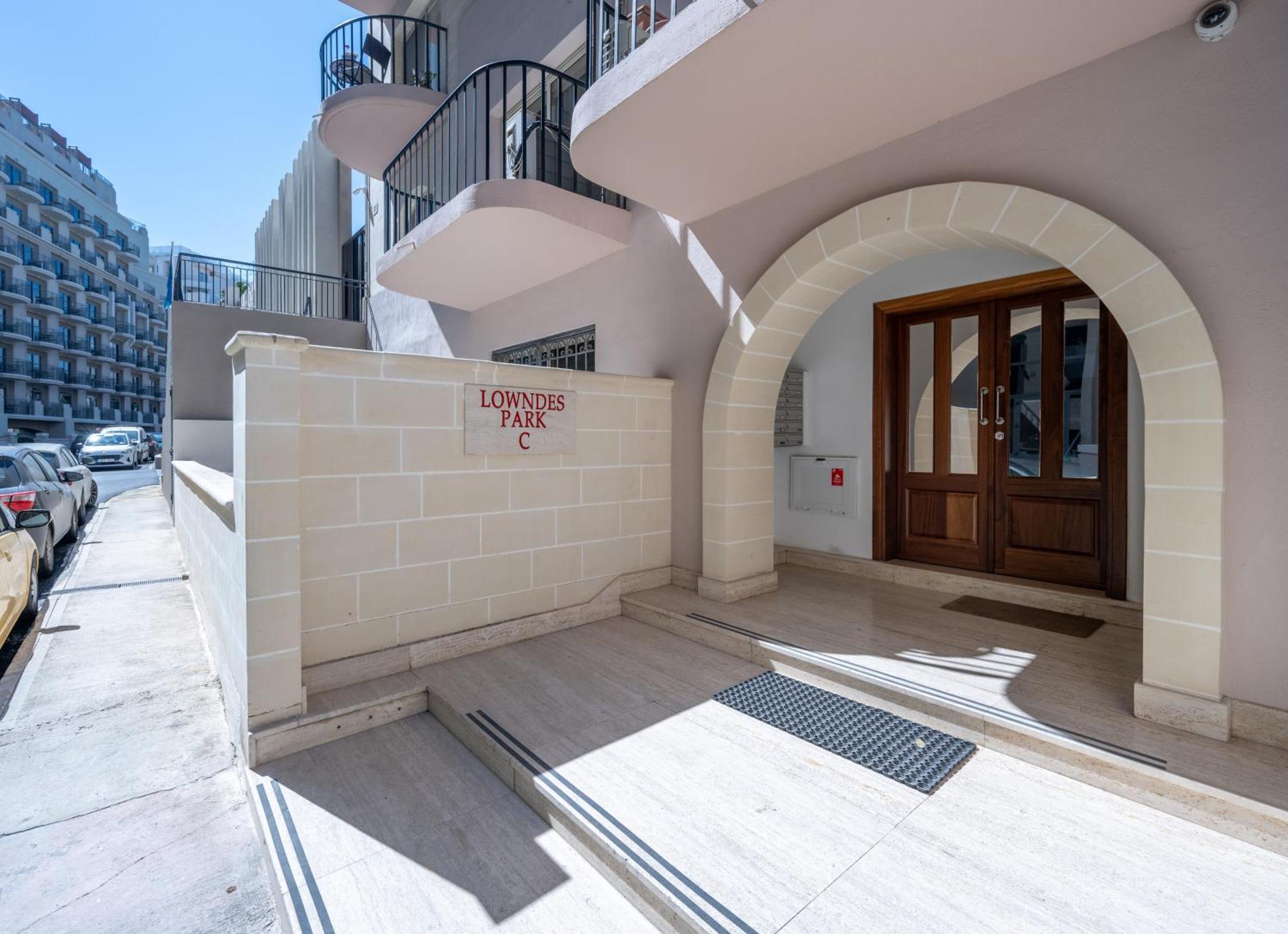 Saint Julian's Spacious 3 Bedroom Apartment In The Heart Of St Julians מראה חיצוני תמונה