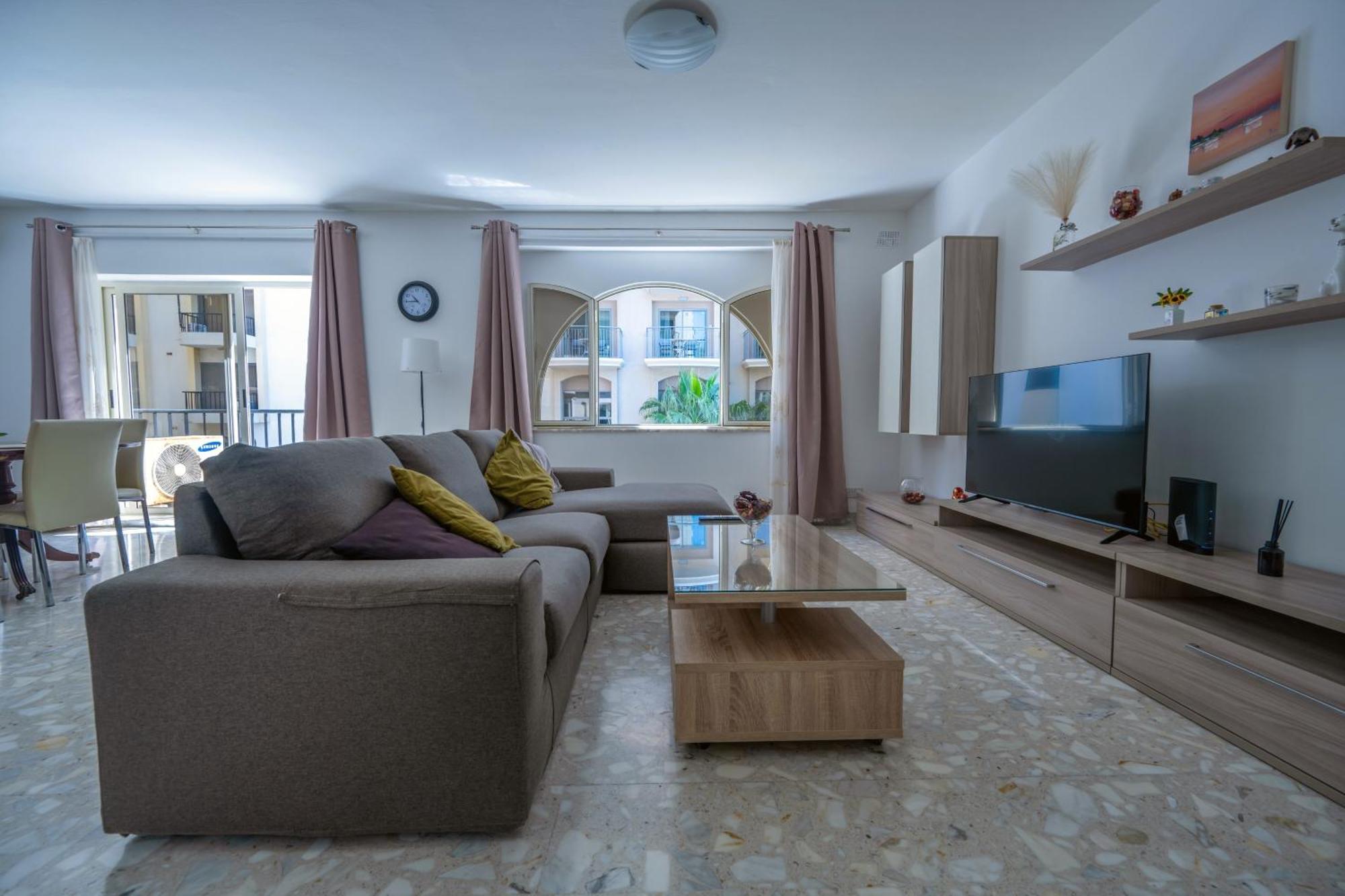 Saint Julian's Spacious 3 Bedroom Apartment In The Heart Of St Julians מראה חיצוני תמונה
