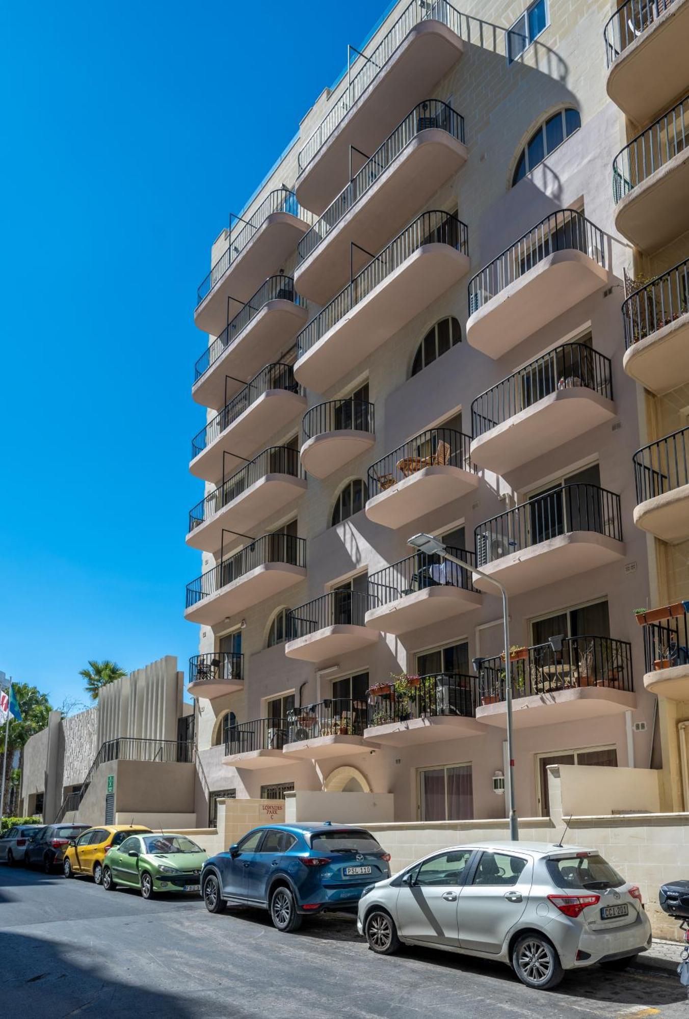 Saint Julian's Spacious 3 Bedroom Apartment In The Heart Of St Julians מראה חיצוני תמונה